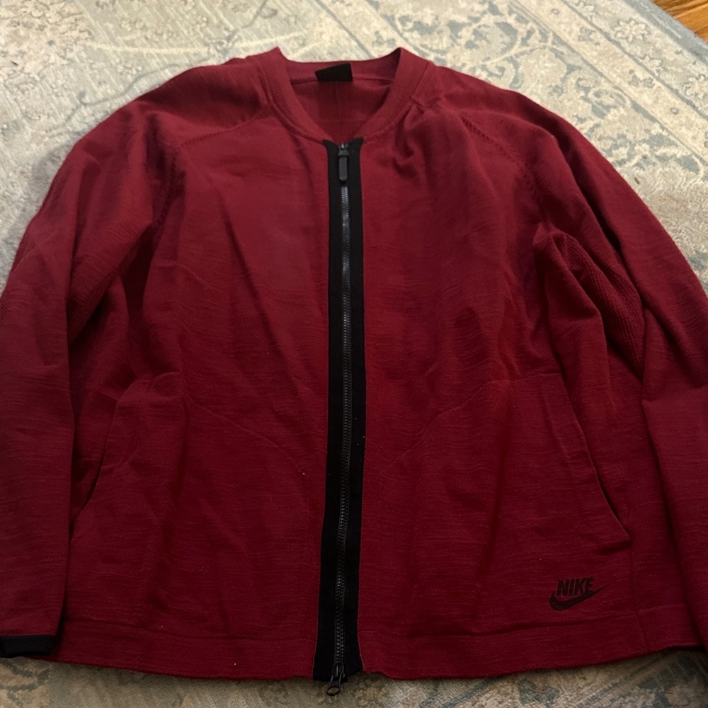 Nike Tech Knit Men's Burgundy Lightweight Sweater